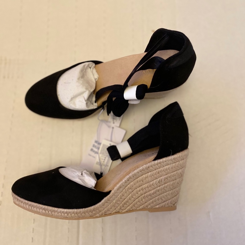 Old Navy Wedge sandal sz 9